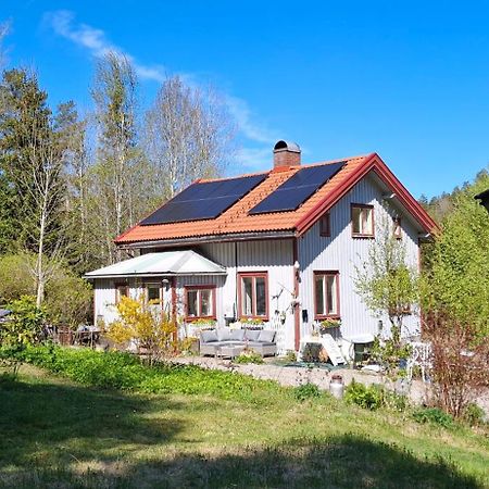 Charmigt Aeldre Hus, Laddbox 22 Kw, 5 Bil-Minuter Till Bad Stromstad Exterior photo